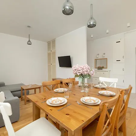 Apartmán Pawlowa Stylish With Balcony & Office By Renters