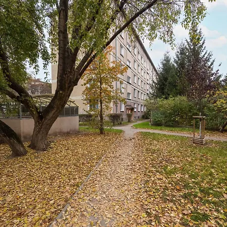 Apartmán Pawlowa Stylish With Balcony & Office By Renters Vratislav