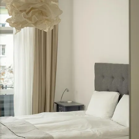 Pawlowa Stylish With Balcony & Office By Renters Breslavia