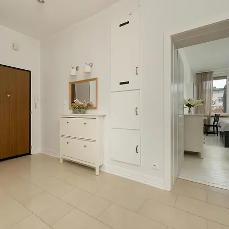 Appartamento Pawlowa Stylish With Balcony & Office By Renters