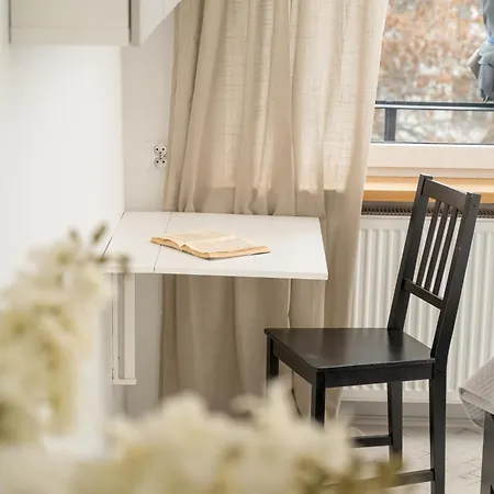 Appartamento Pawlowa Stylish With Balcony & Office By Renters *