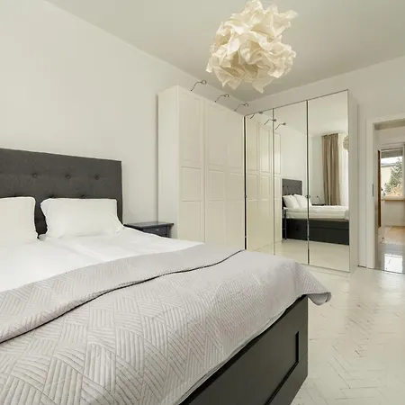 Pawlowa Stylish With Balcony & Office By Renters * Vratislav