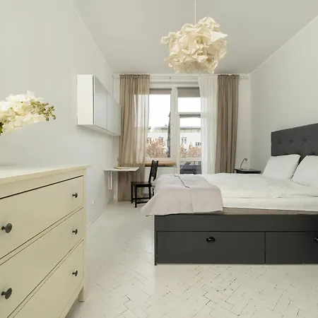 Apartmán Pawlowa Stylish With Balcony & Office By Renters
